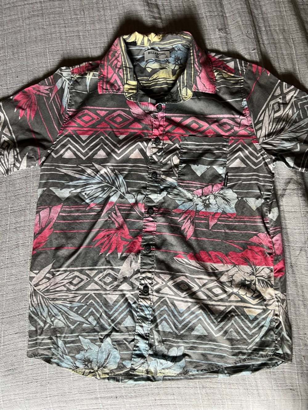 Billabong Short-Sleeve Button-Down Aloha Shirt - youth Medium